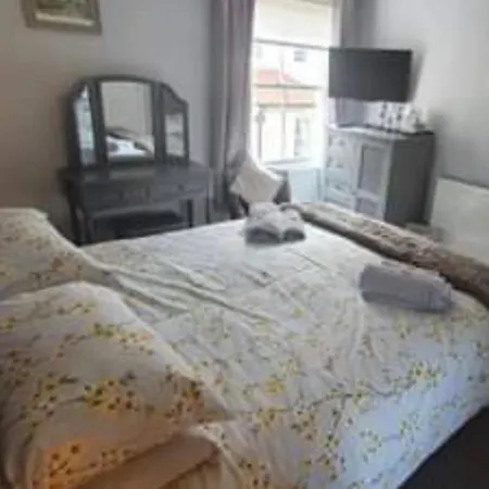 فندق مبيت وإفطار The Royal George ستيثيس